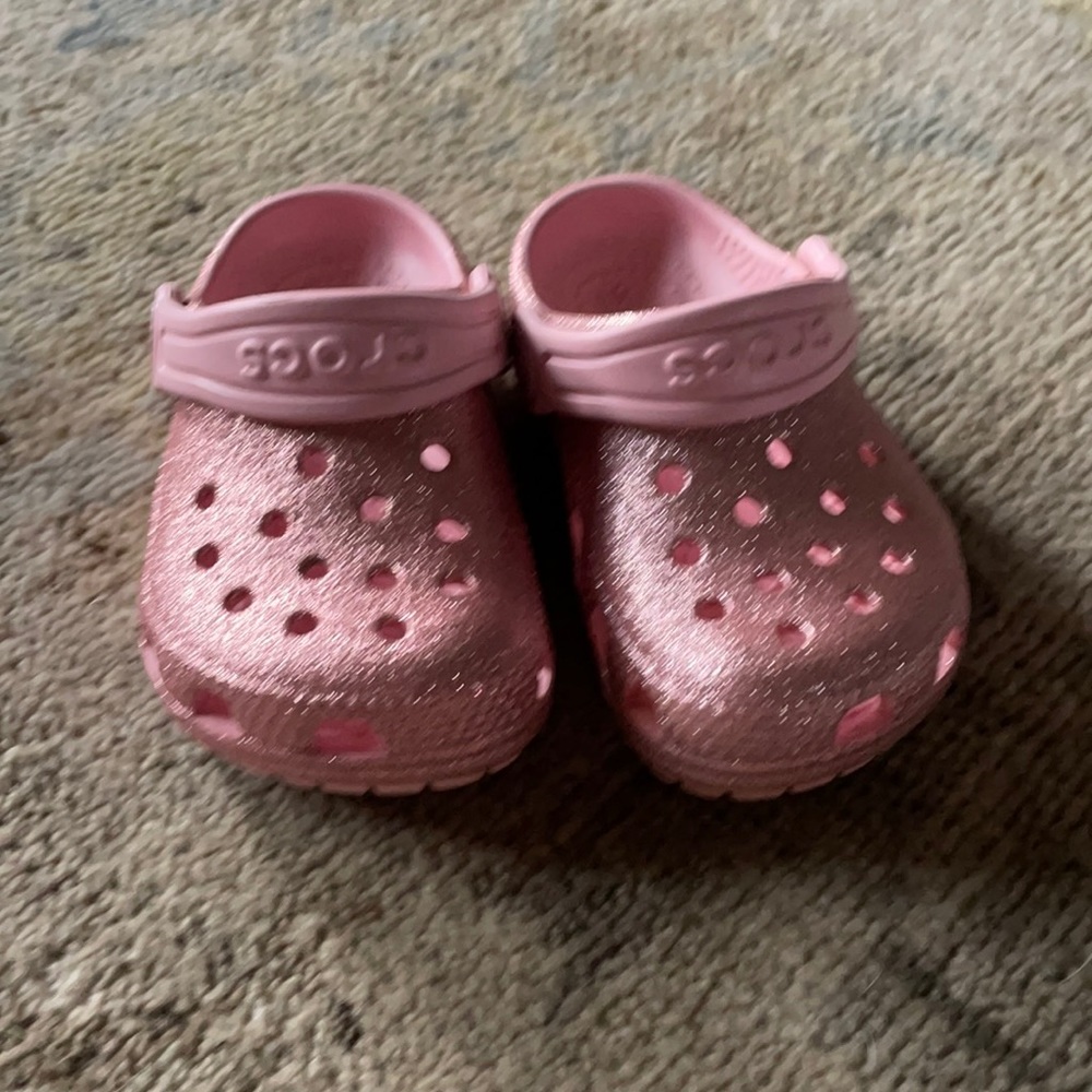 Little Girl Pink Sparkle Crocs size 6